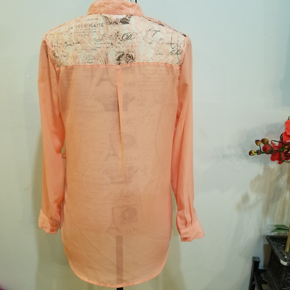 Womans button down blouse - Picture 6 of 8